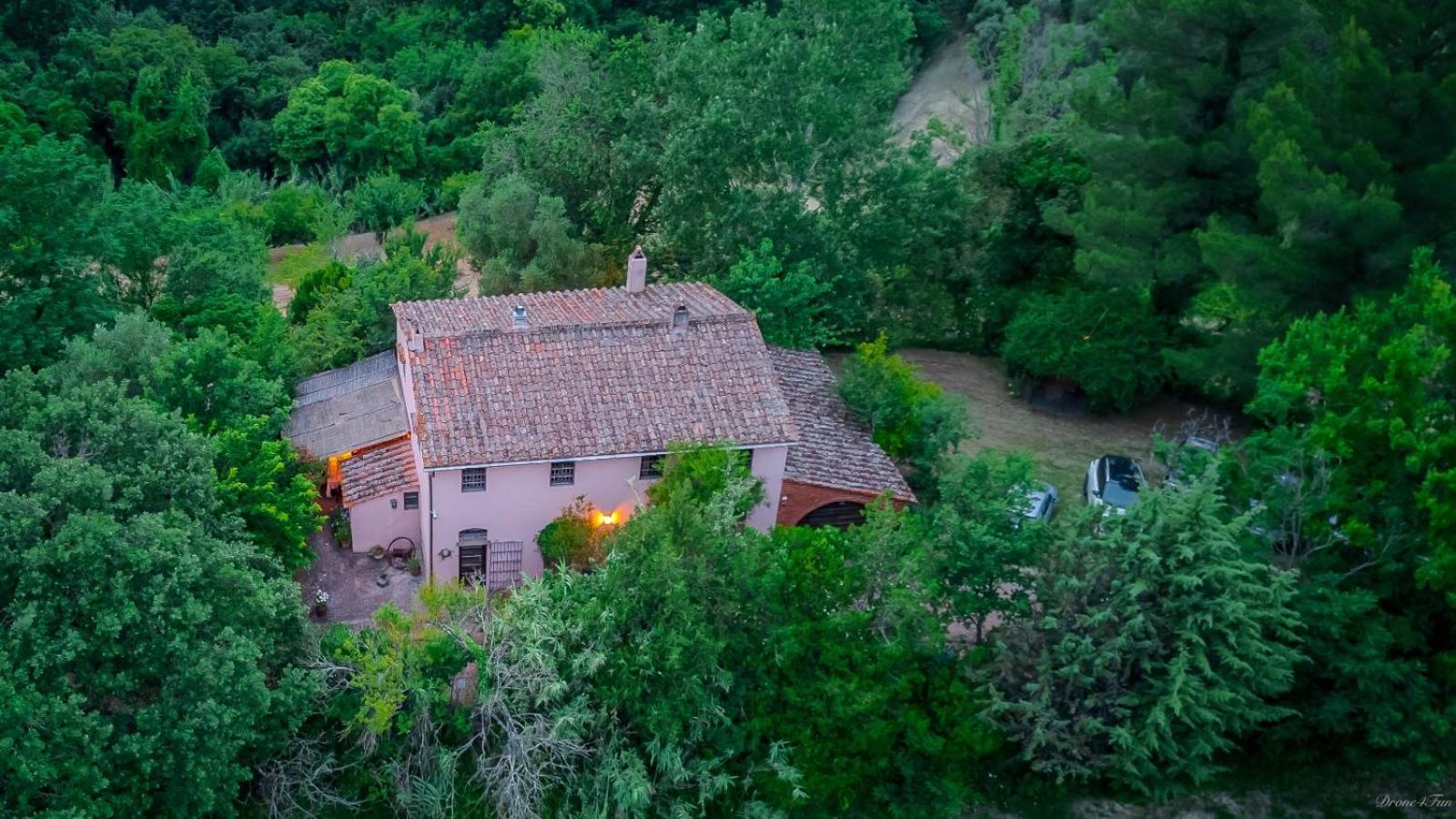 La Casa Nel Bosco Villa Lari Exterior foto